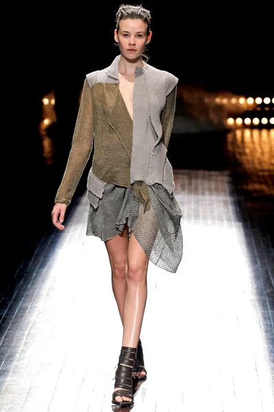 Look 17